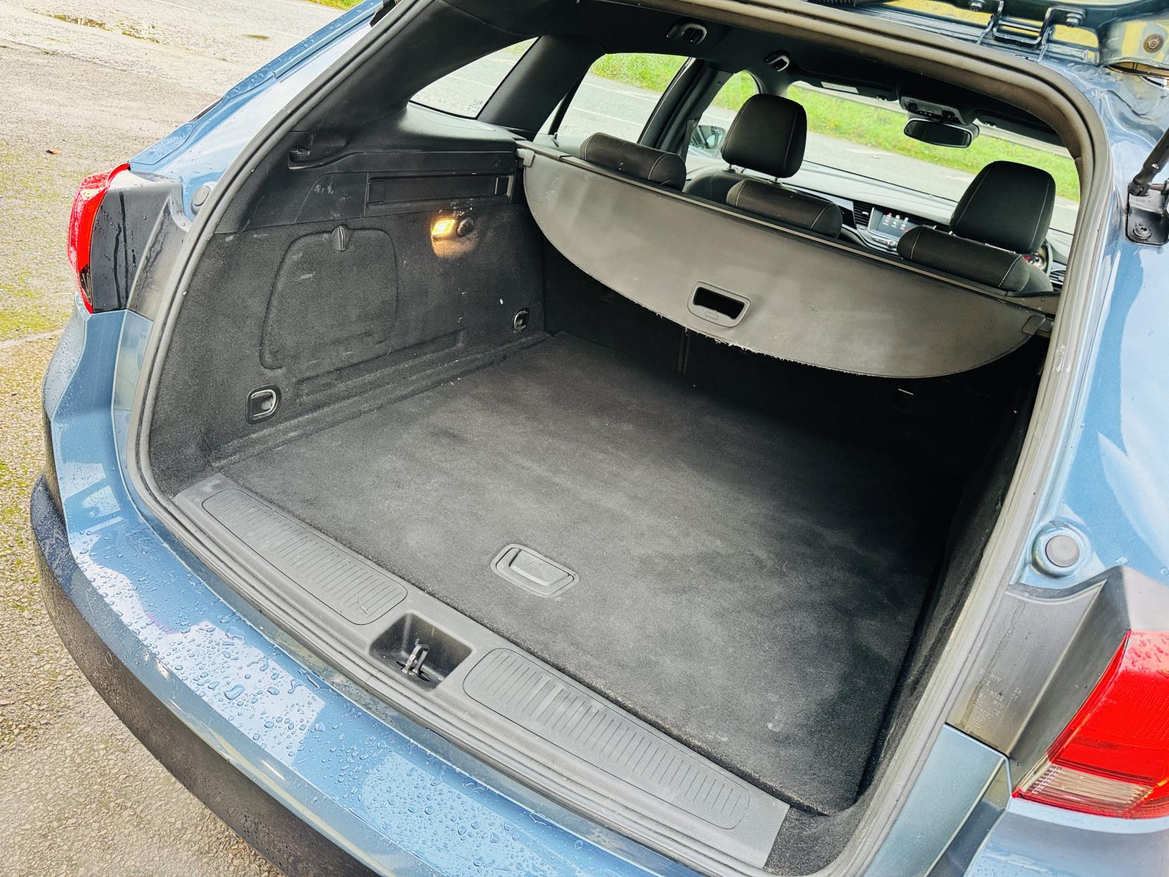 Vauxhall Astra 1.4i Turbo SRi Sports Tourer 5dr Petrol Auto Euro 6 (s/s) (150 ps)