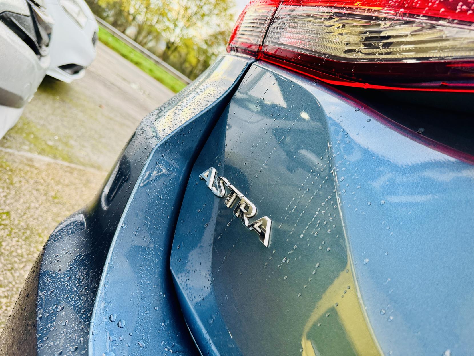 Vauxhall Astra 1.4i Turbo SRi Sports Tourer 5dr Petrol Auto Euro 6 (s/s) (150 ps)