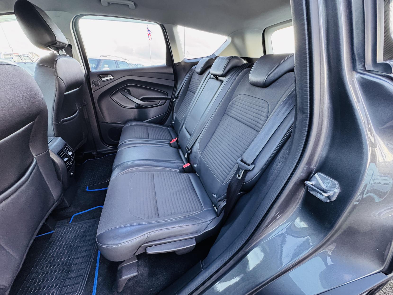 Ford Kuga 2.0 TDCi Titanium SUV 5dr Diesel Manual AWD Euro 6 (s/s) (180 ps)