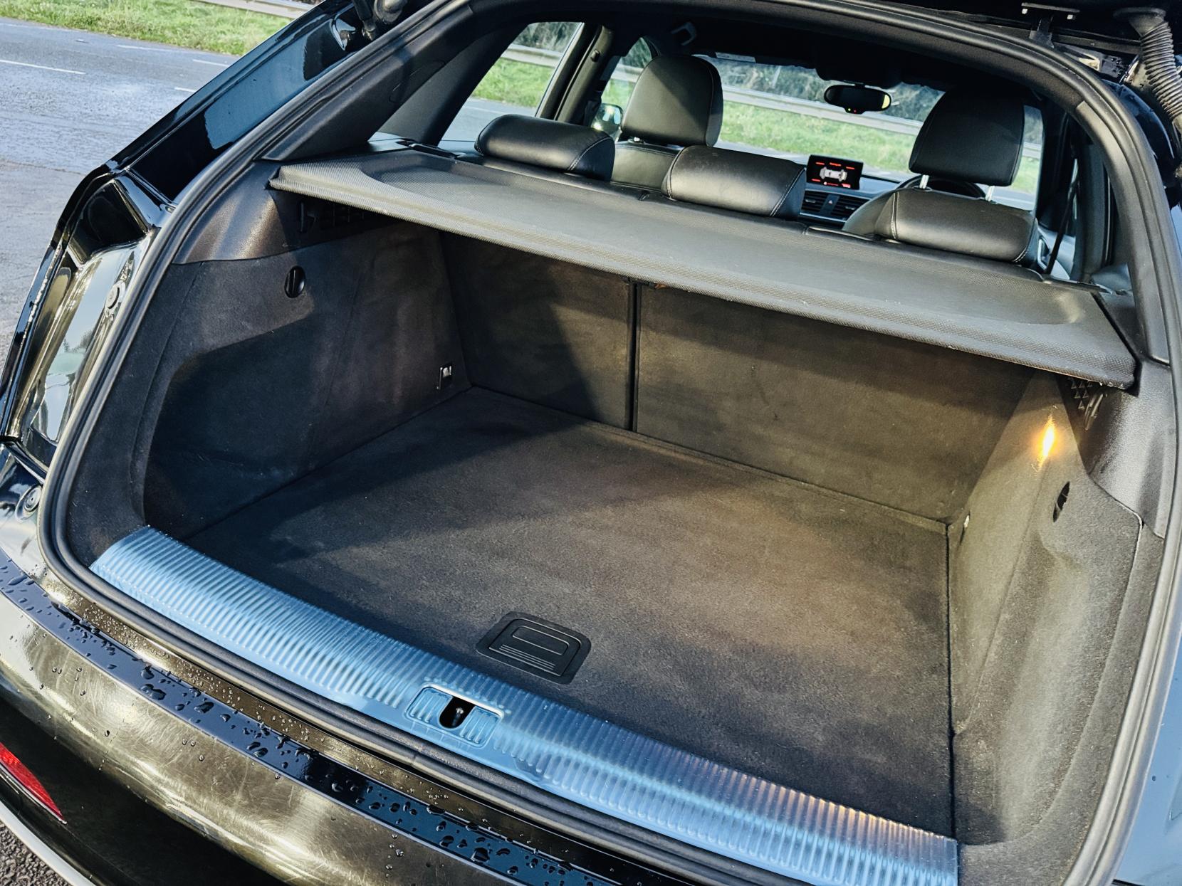 Audi Q3 2.0 TDI S line SUV 5dr Diesel Manual Euro 5 (s/s) (140 ps)