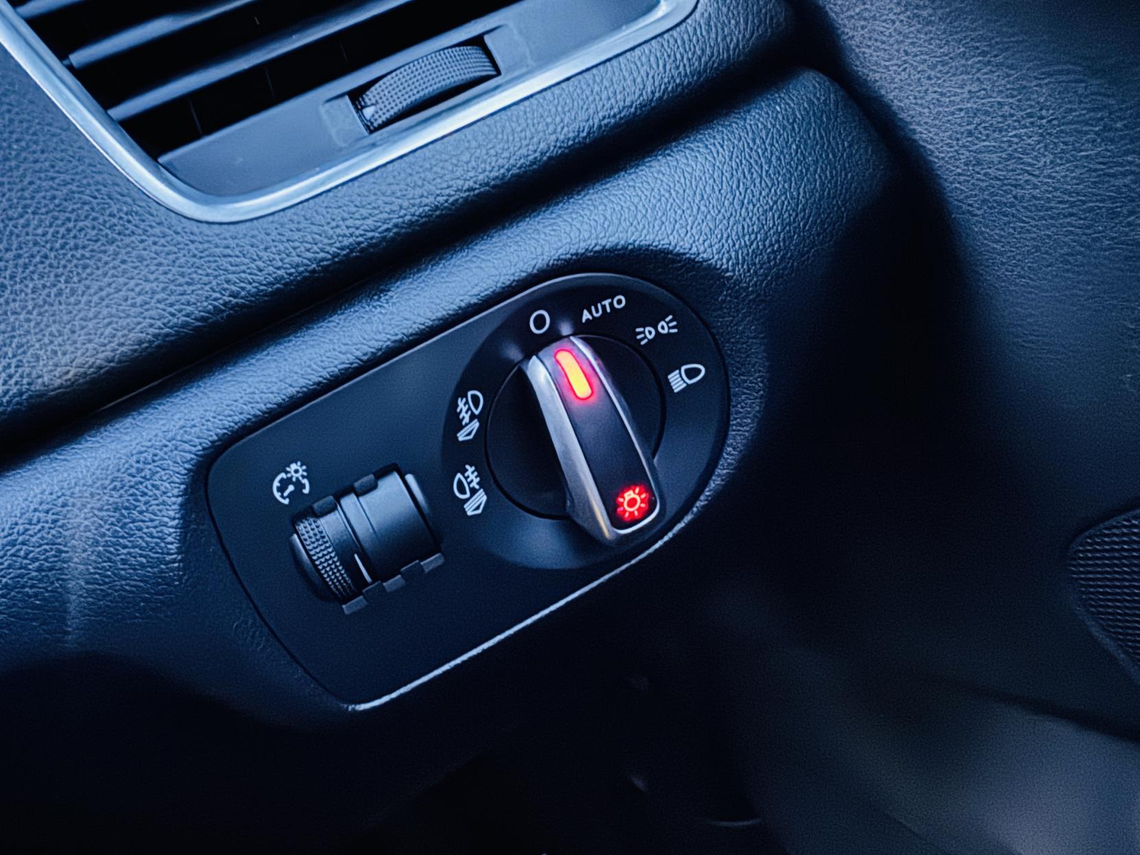 Audi Q3 2.0 TDI S line SUV 5dr Diesel Manual Euro 5 (s/s) (140 ps)