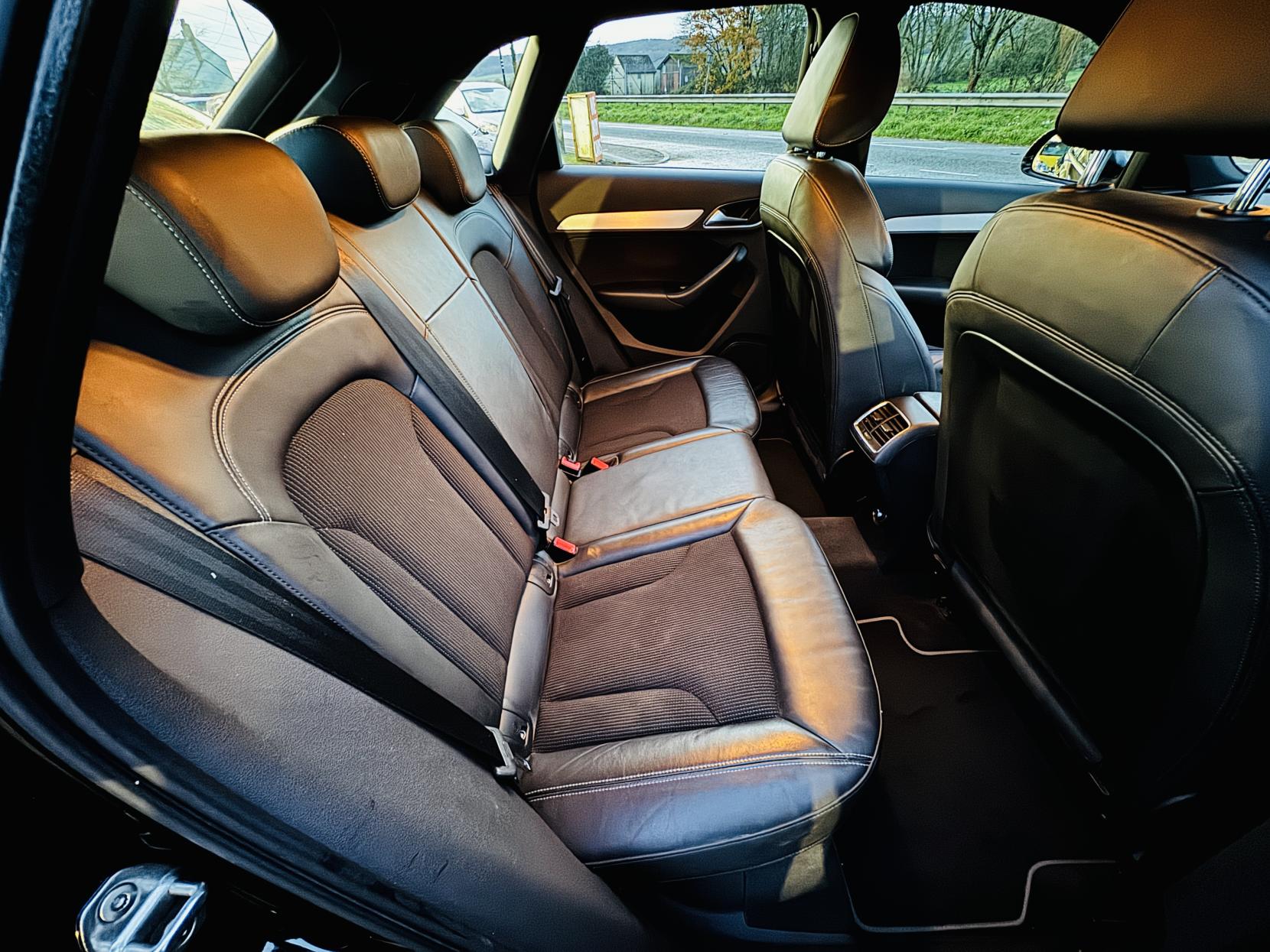 Audi Q3 2.0 TDI S line SUV 5dr Diesel Manual Euro 5 (s/s) (140 ps)