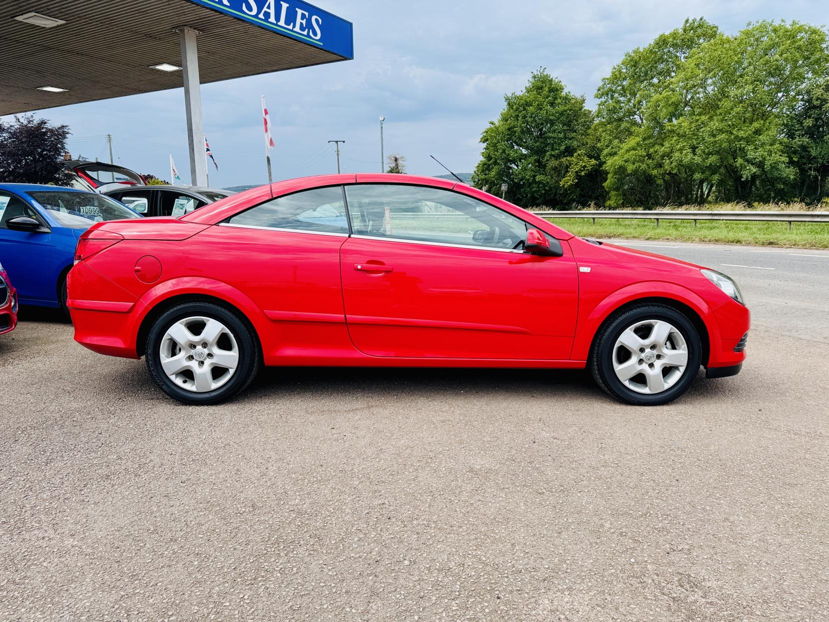Vauxhall Astra 1.6i TwinAir Air Twin Top 2dr Petrol Manual (163 g/km, 113 bhp)