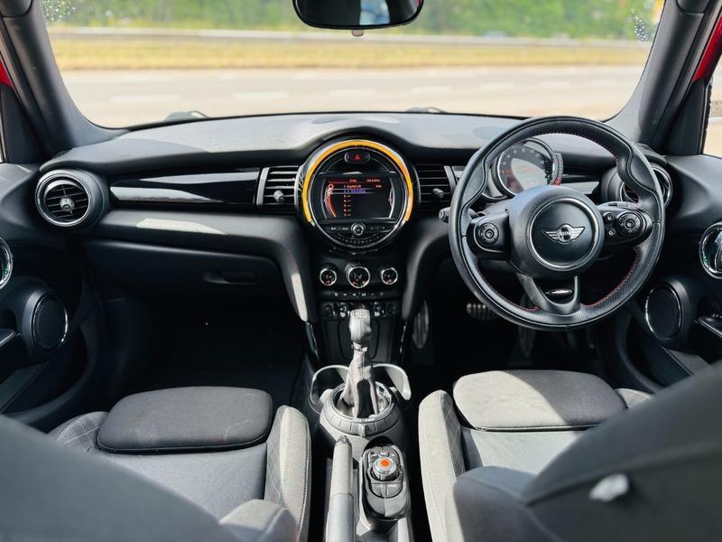 MINI Hatch 1.5 Cooper Hatchback 5dr Petrol Auto Euro 6 (s/s) (136 ps)