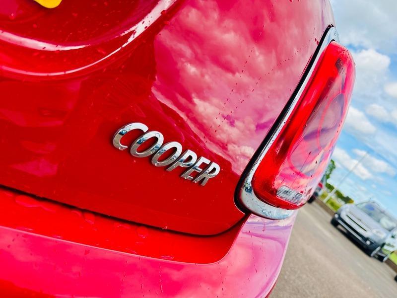 MINI Hatch 1.5 Cooper Hatchback 5dr Petrol Auto Euro 6 (s/s) (136 ps)