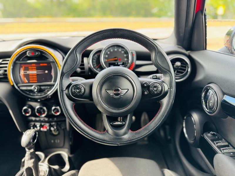 MINI Hatch 1.5 Cooper Hatchback 5dr Petrol Auto Euro 6 (s/s) (136 ps)