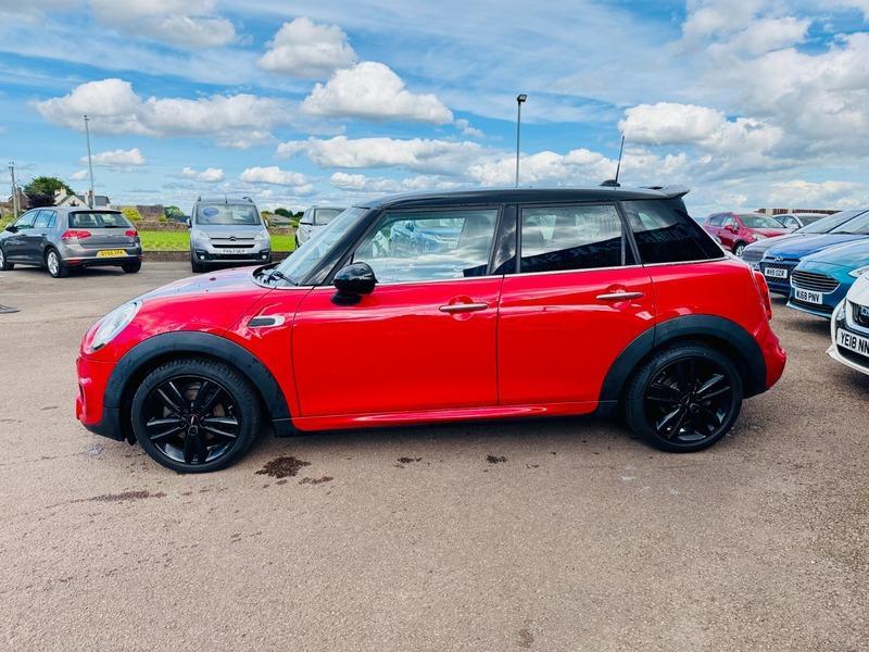MINI Hatch 1.5 Cooper Hatchback 5dr Petrol Auto Euro 6 (s/s) (136 ps)