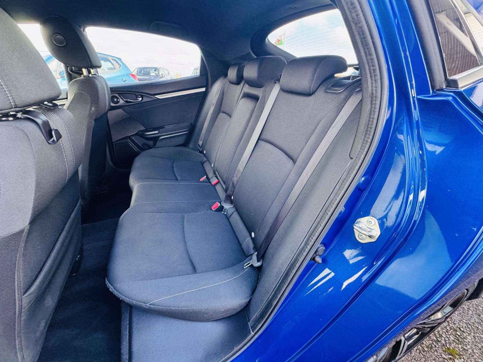 Honda Civic 1.6 i-DTEC SR Hatchback 5dr Diesel Auto Euro 6 (s/s) (120 ps)