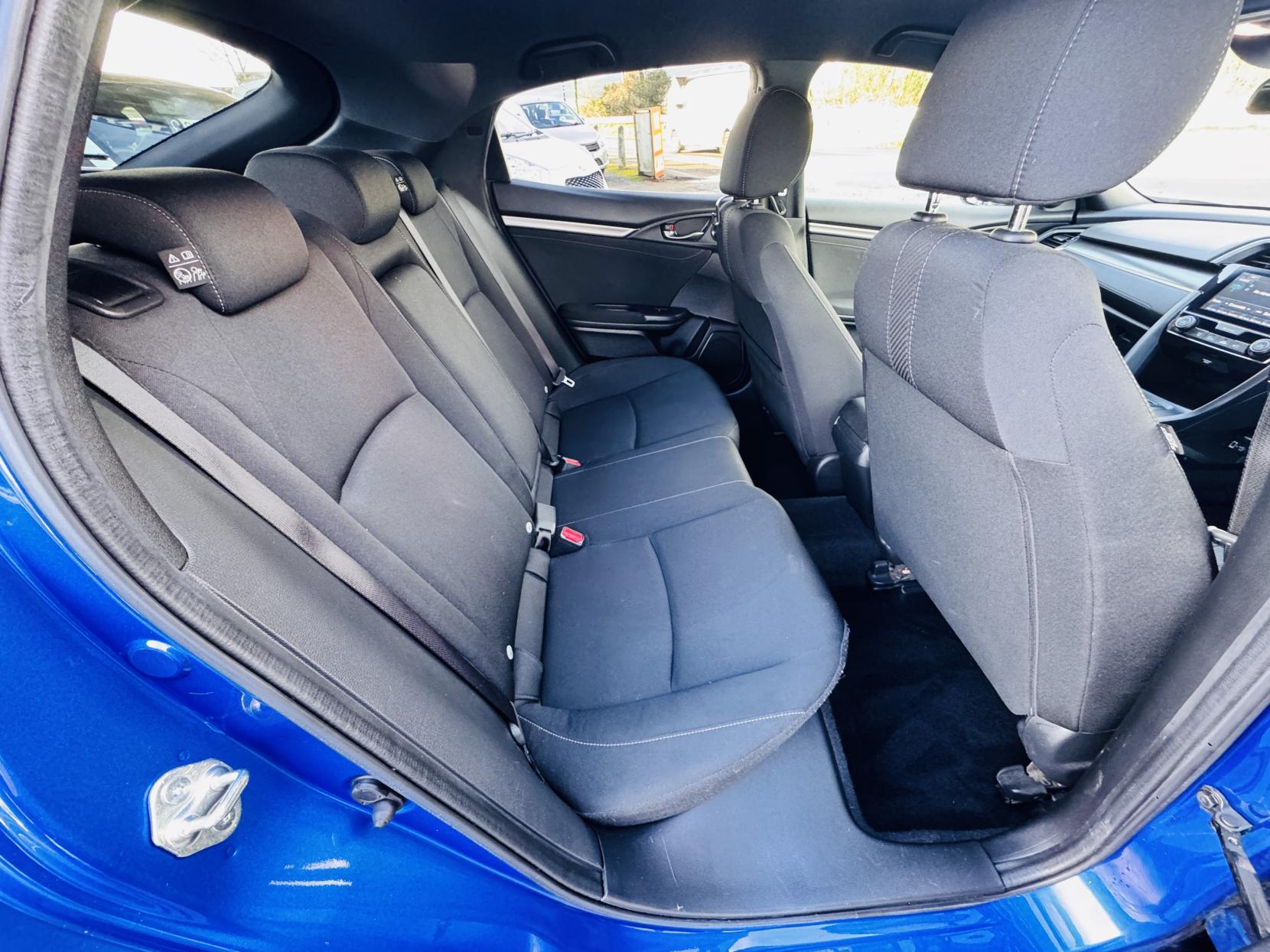 Honda Civic 1.6 i-DTEC SR Hatchback 5dr Diesel Auto Euro 6 (s/s) (120 ps)