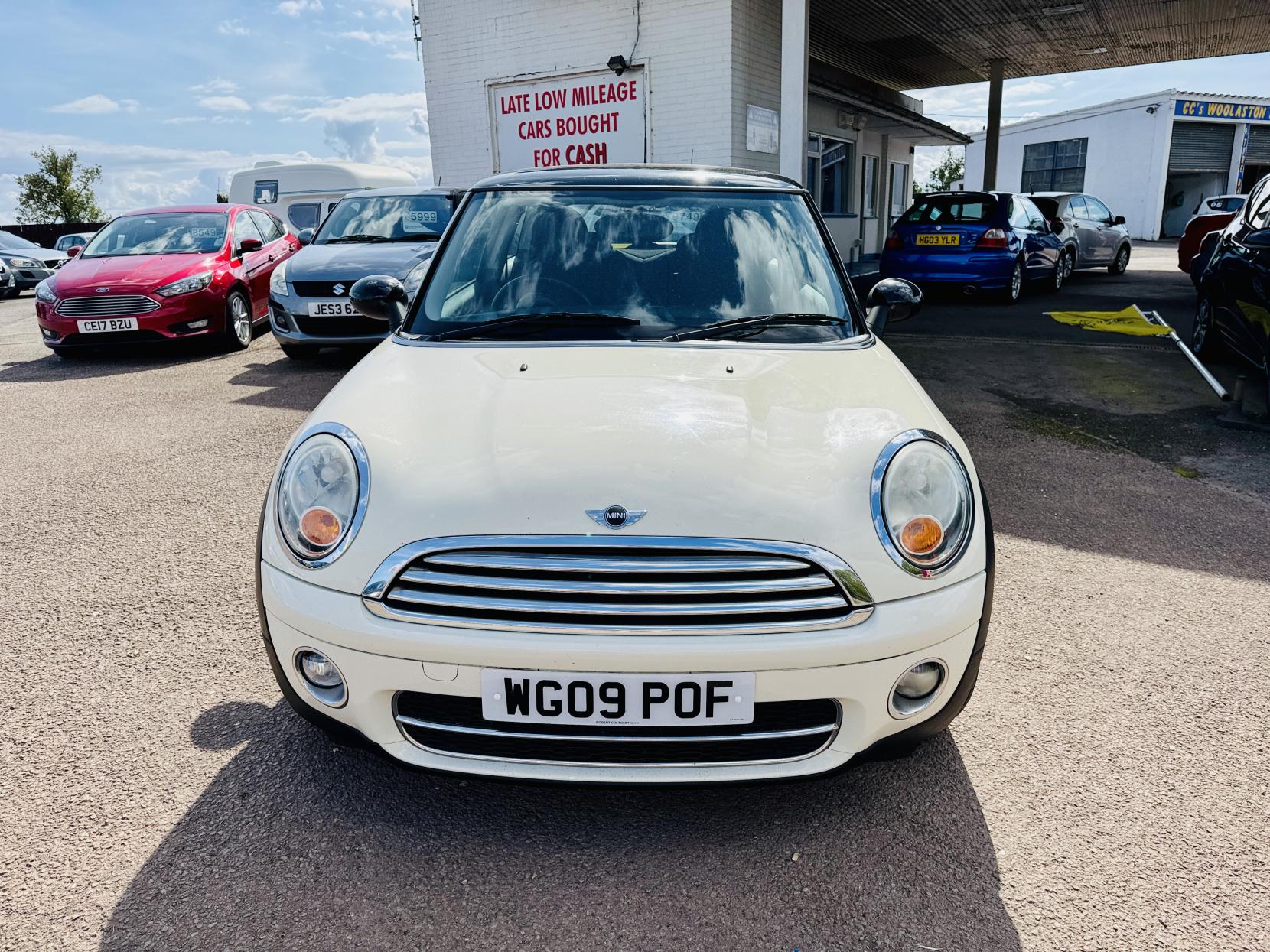 MINI Hatch 1.6 Cooper D Hatchback 3dr Diesel Manual Euro 4 (110 ps)
