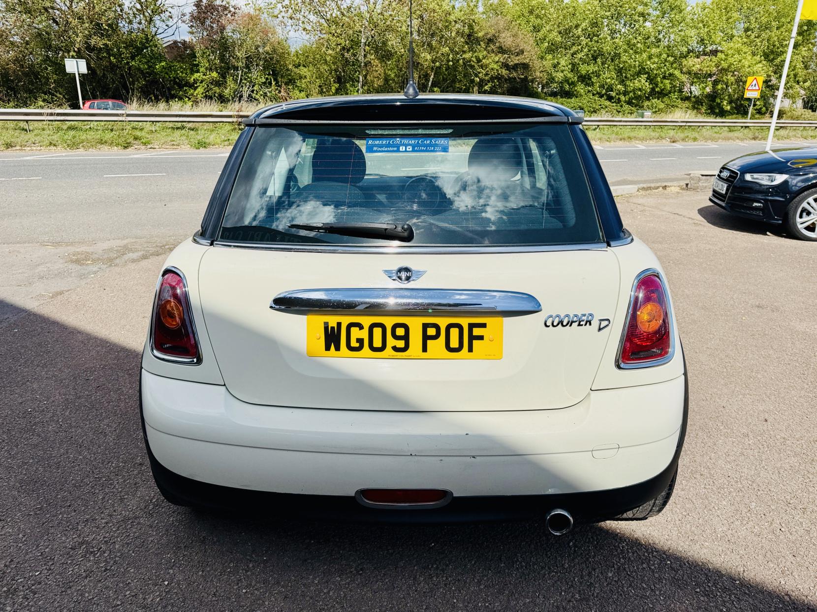MINI Hatch 1.6 Cooper D Hatchback 3dr Diesel Manual Euro 4 (110 ps)