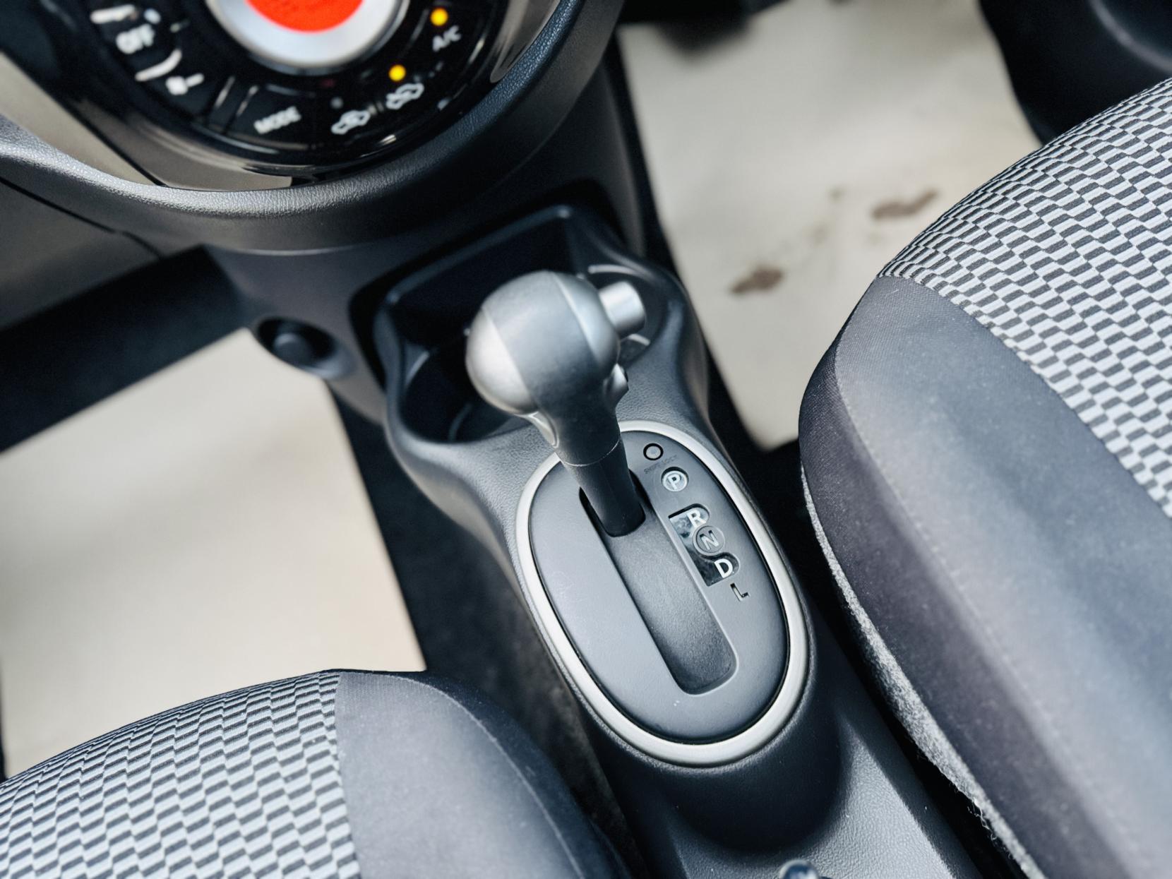 Nissan Micra 1.2 Acenta Hatchback 5dr Petrol CVT Euro 5 (80 ps)