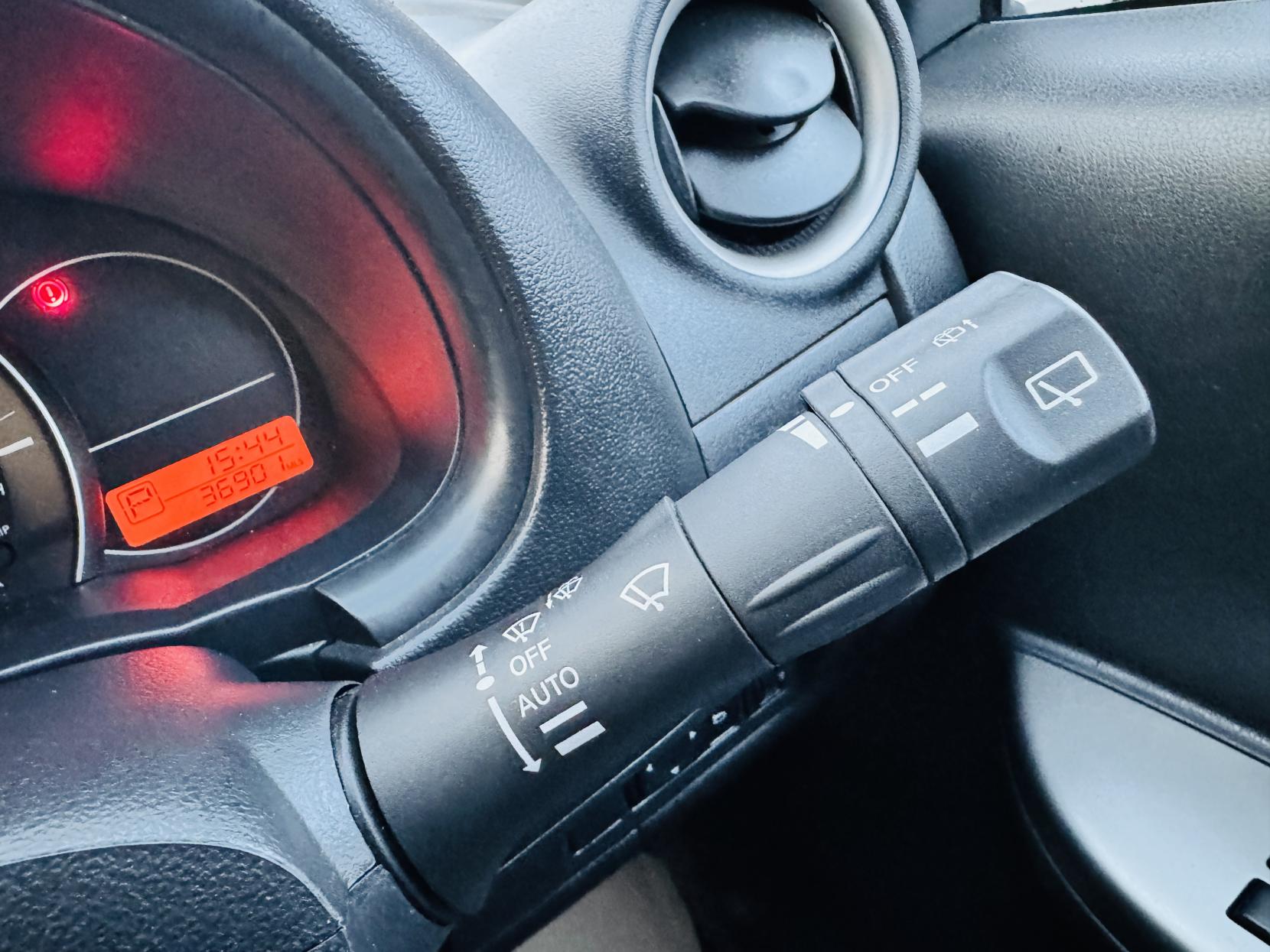 Nissan Micra 1.2 Acenta Hatchback 5dr Petrol CVT Euro 5 (80 ps)