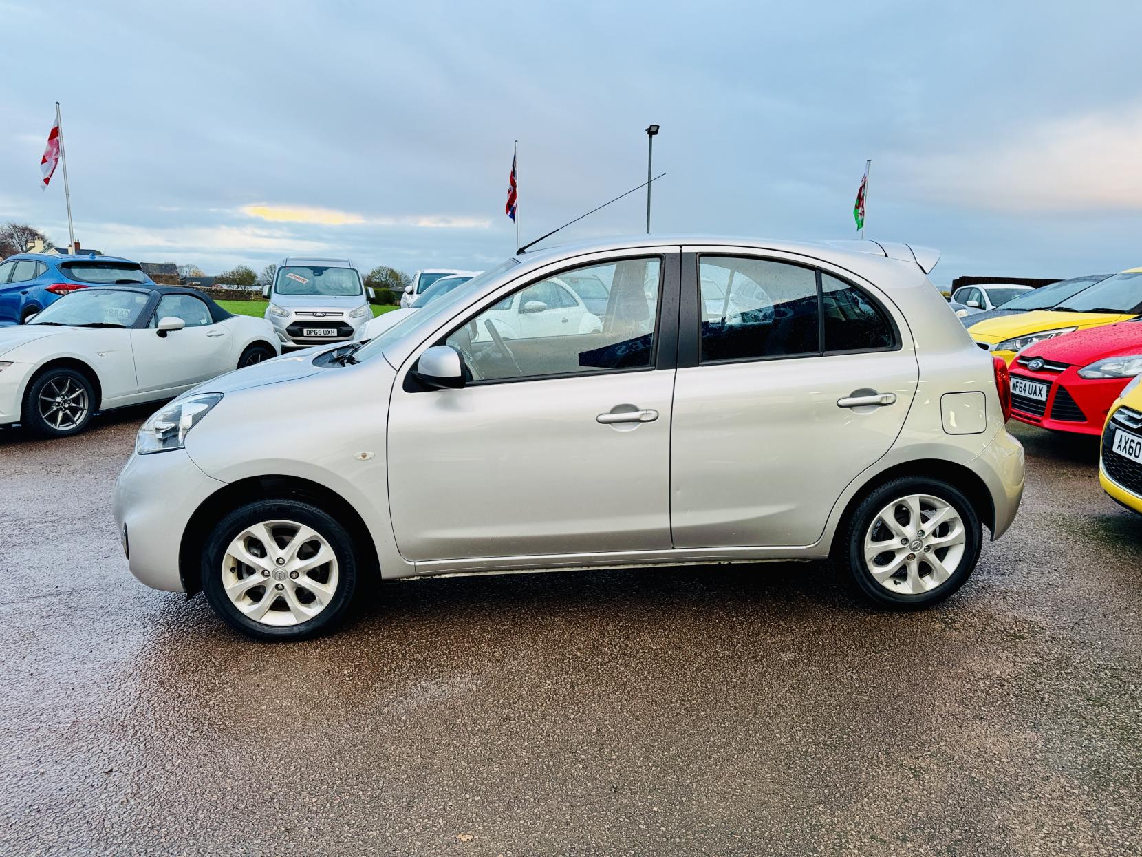 Nissan Micra 1.2 Acenta Hatchback 5dr Petrol CVT Euro 5 (80 ps)