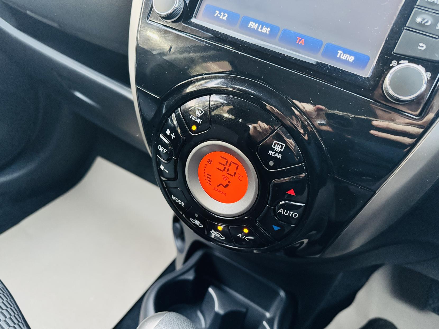 Nissan Micra 1.2 Acenta Hatchback 5dr Petrol CVT Euro 5 (80 ps)