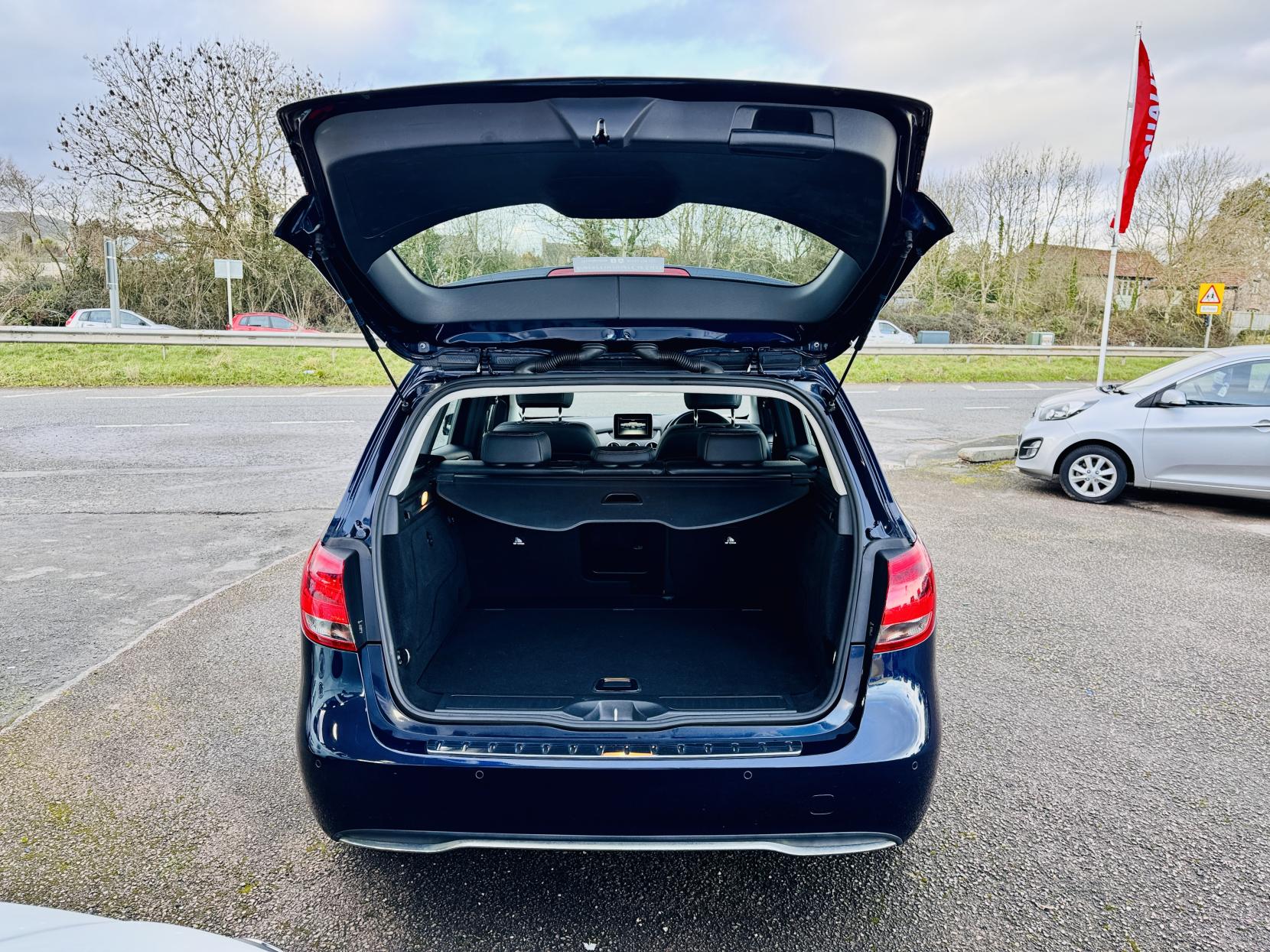 Mercedes-Benz B Class 1.6 B180 SE (Executive) MPV 5dr Petrol 7G-DCT Euro 6 (s/s) (122 ps)