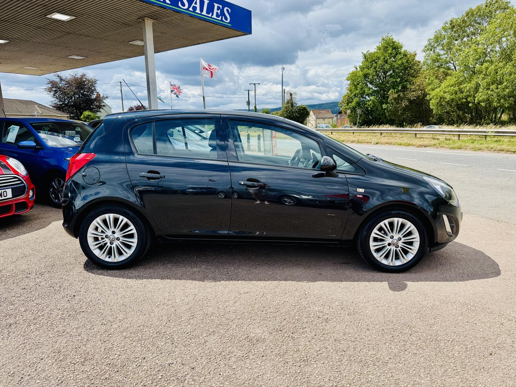 Vauxhall Corsa 1.2 16V SE Hatchback 5dr Petrol Manual Euro 5 (85 ps)