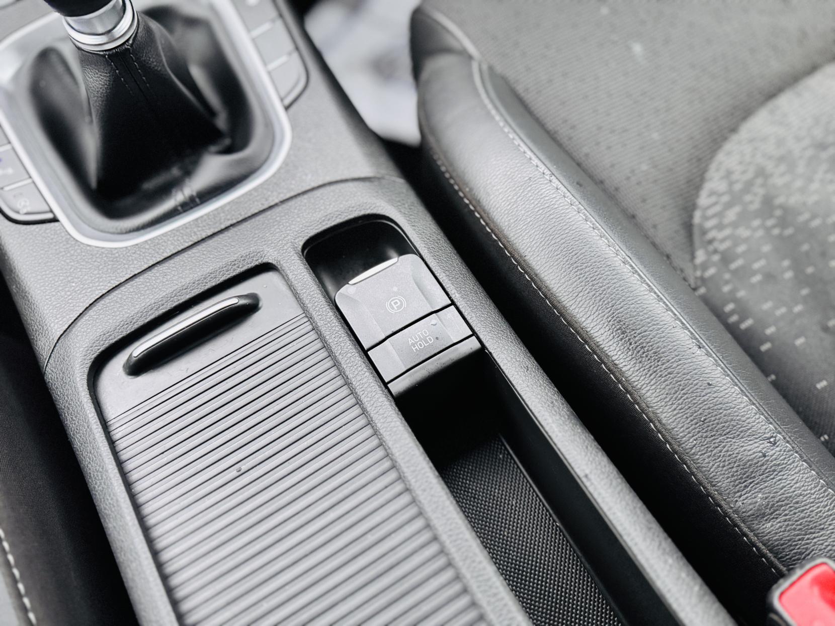 Hyundai i30 1.4 T-GDi Blue Drive Premium Hatchback 5dr Petrol Manual Euro 6 (s/s) (140 ps)