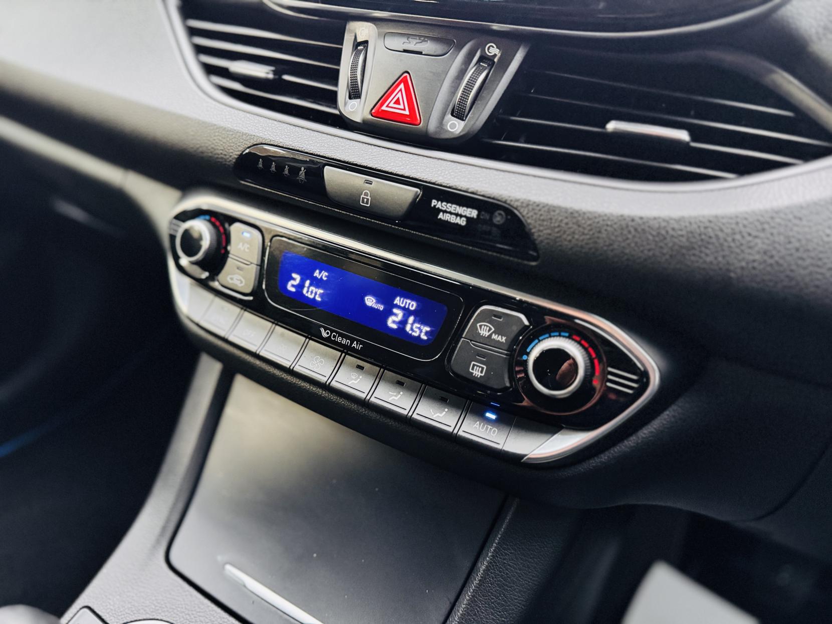 Hyundai i30 1.4 T-GDi Blue Drive Premium Hatchback 5dr Petrol Manual Euro 6 (s/s) (140 ps)