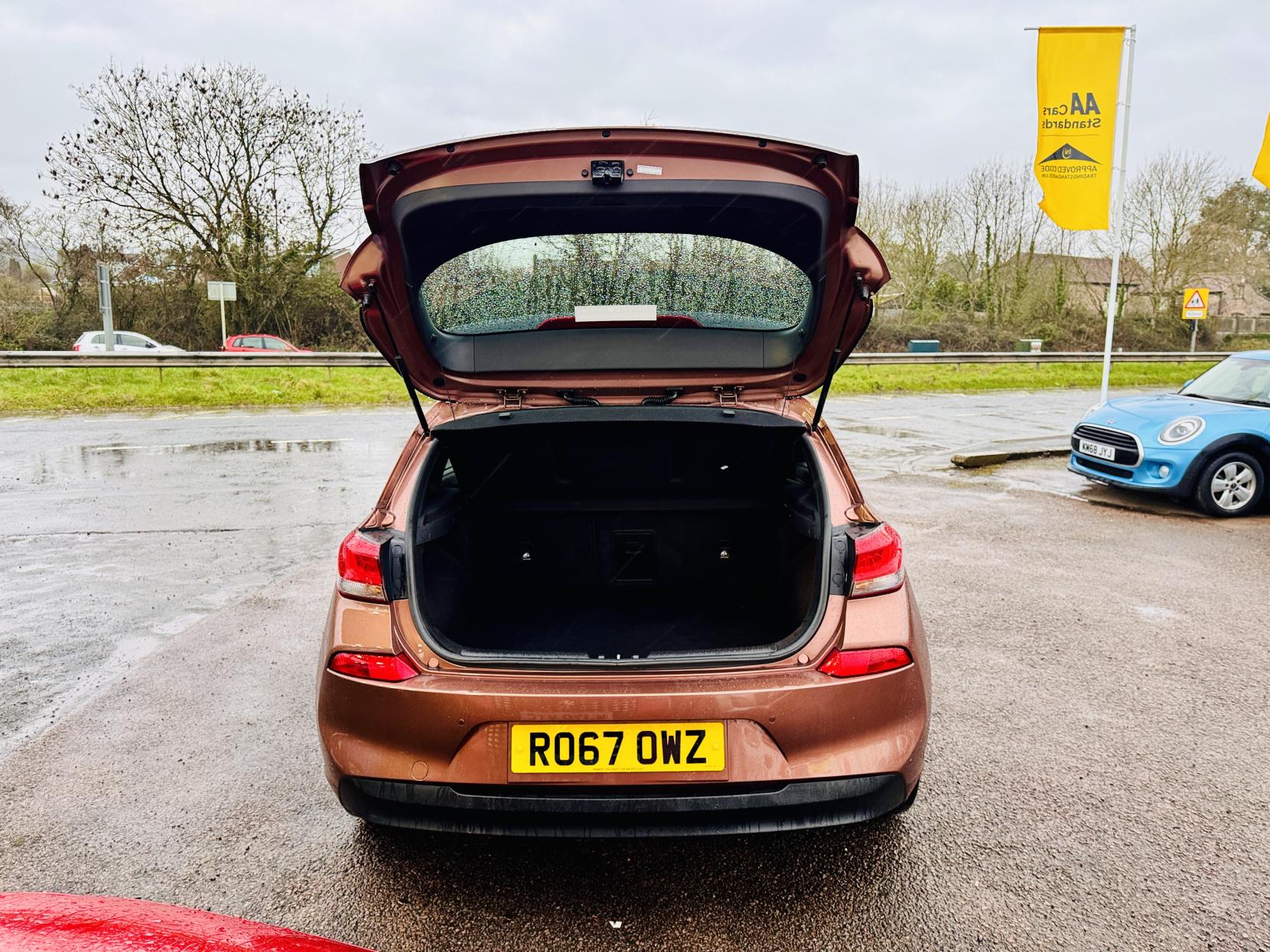 Hyundai i30 1.4 T-GDi Blue Drive Premium Hatchback 5dr Petrol Manual Euro 6 (s/s) (140 ps)