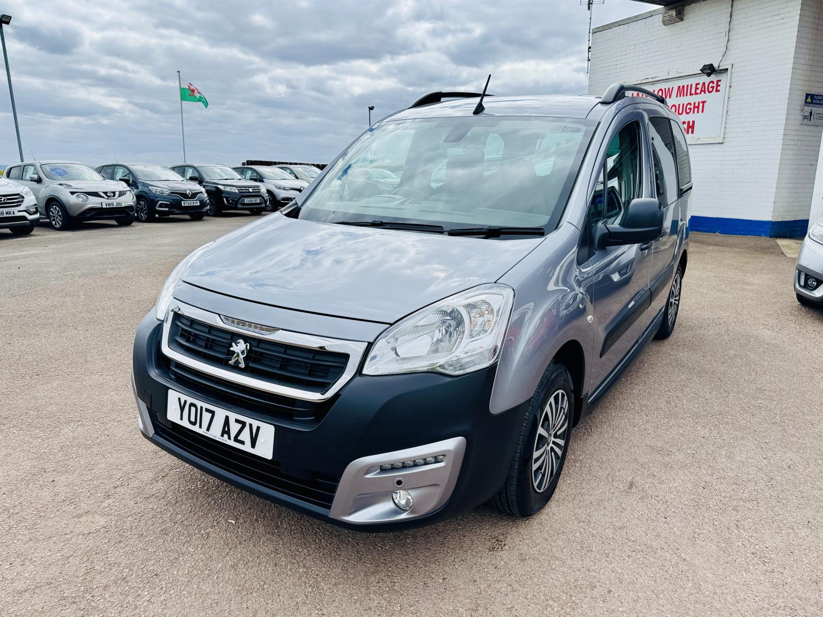 Peugeot Partner Tepee 1.6 BlueHDi Outdoor MPV 5dr Diesel ETG Euro 6 (s/s) (100 ps)