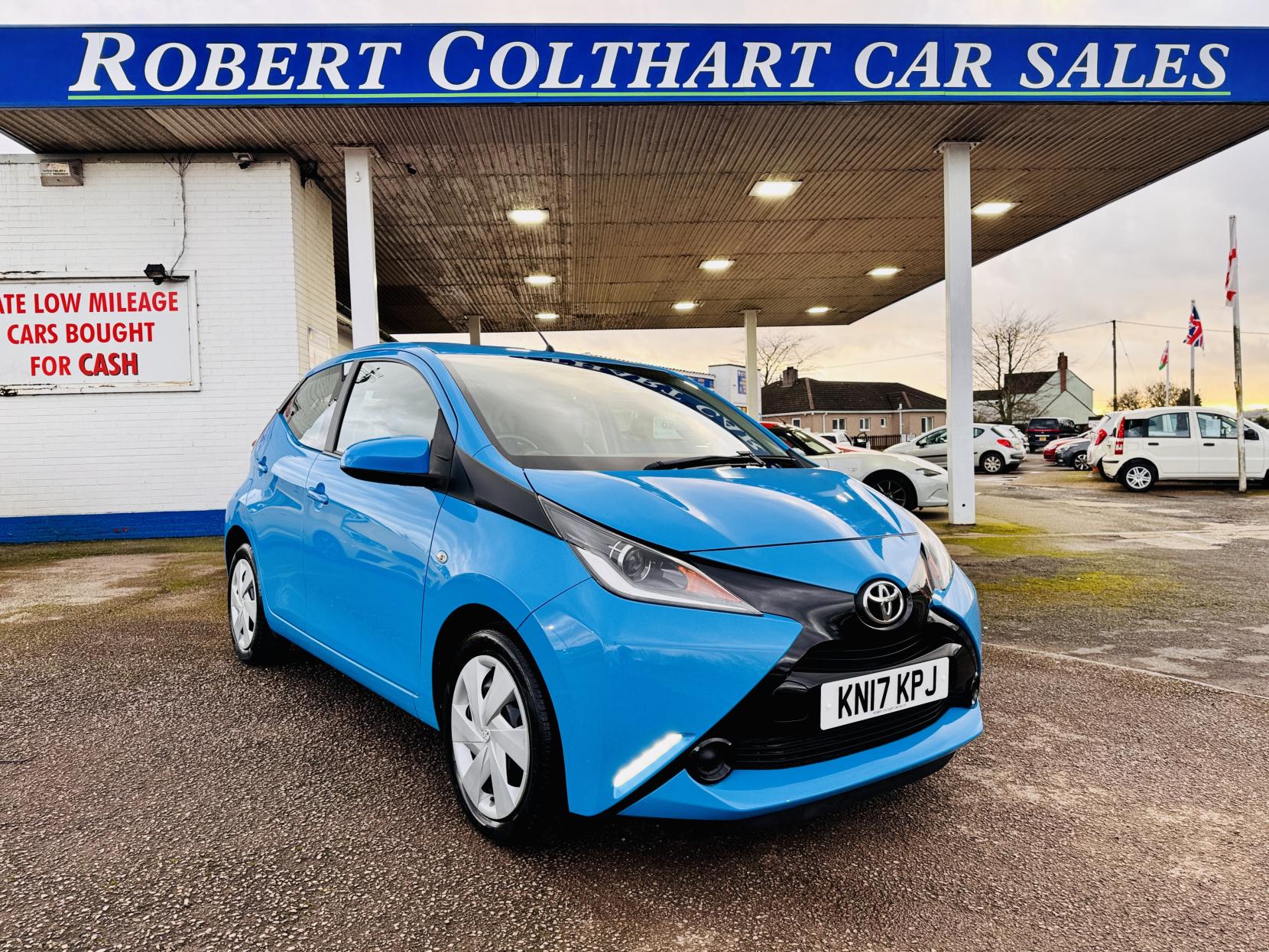 Toyota AYGO 1.0 VVT-i x-play Hatchback 5dr Petrol Manual Euro 6 (68 ps)