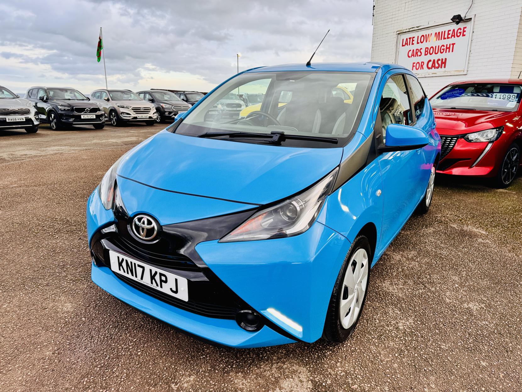 Toyota AYGO 1.0 VVT-i x-play Hatchback 5dr Petrol Manual Euro 6 (68 ps)