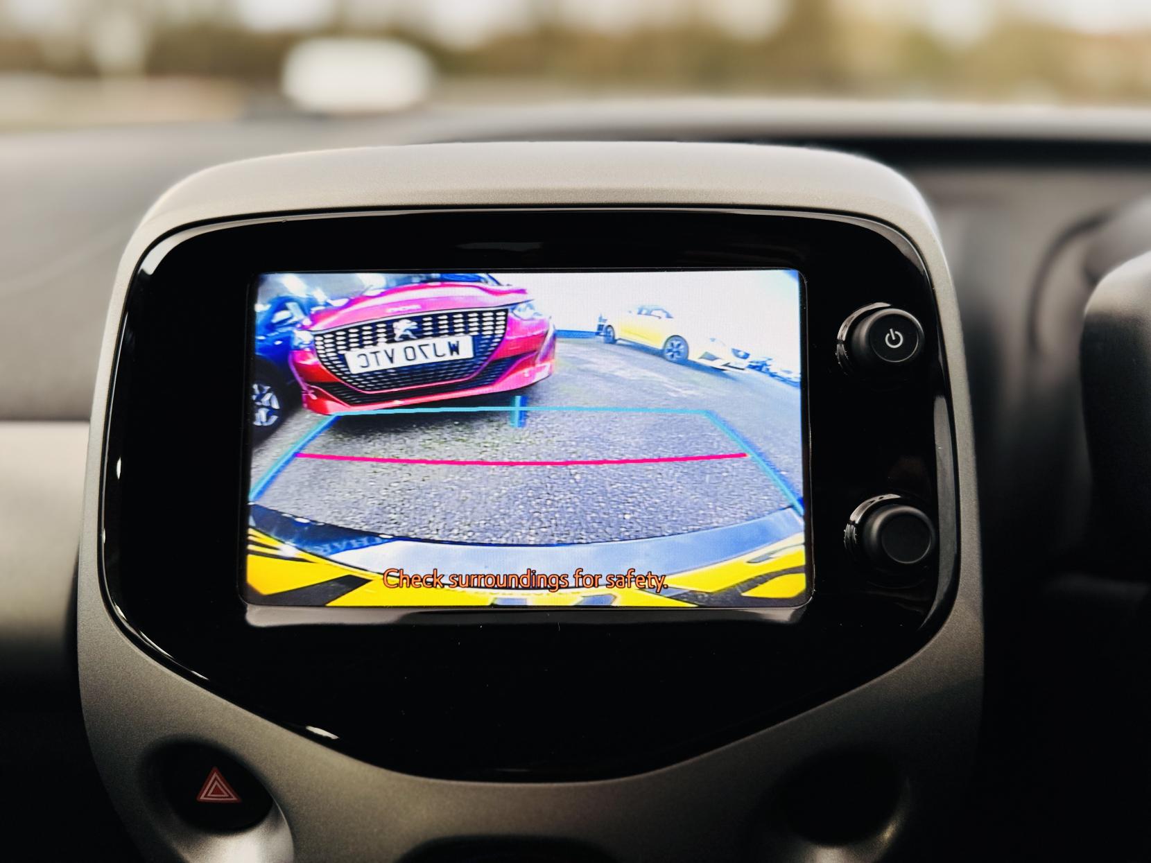 Toyota AYGO 1.0 VVT-i x-play Hatchback 5dr Petrol Manual Euro 6 (68 ps)