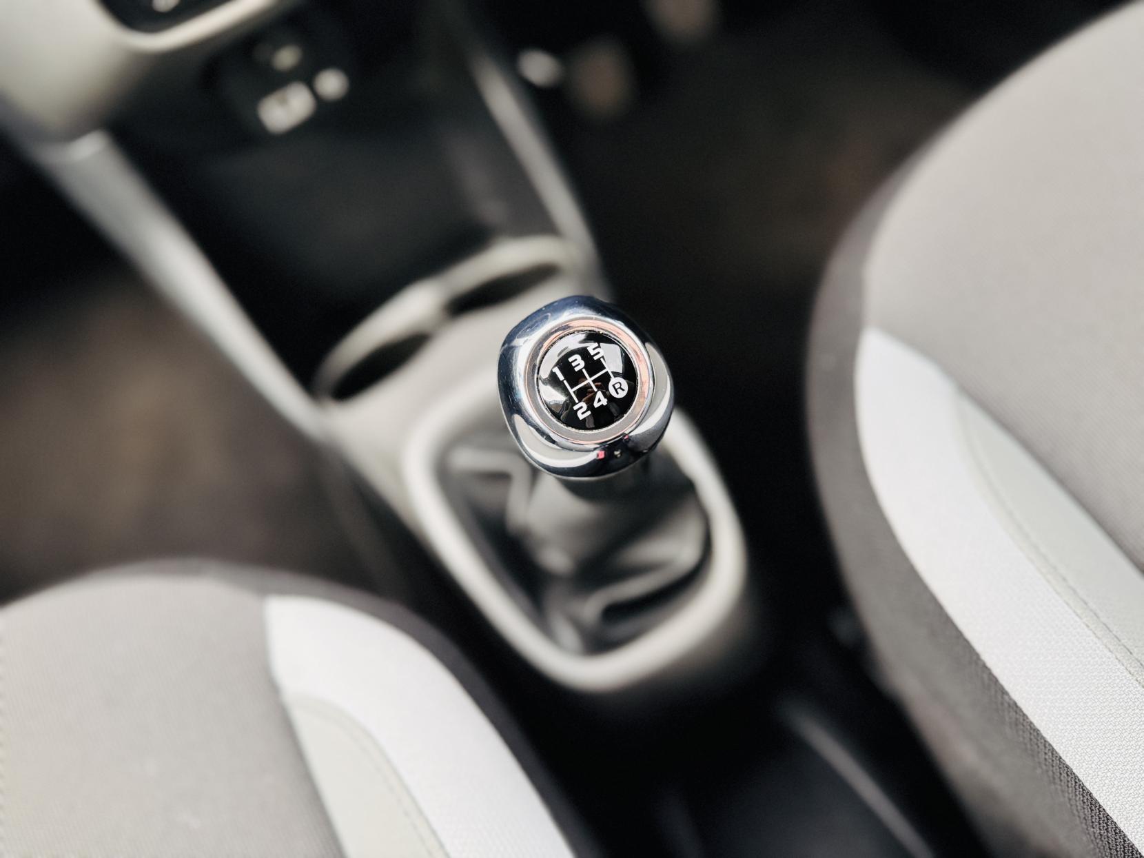 Toyota AYGO 1.0 VVT-i x-play Hatchback 5dr Petrol Manual Euro 6 (68 ps)