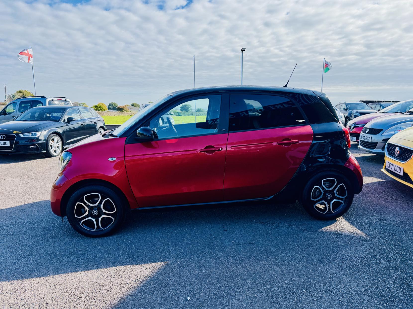 Smart forfour 0.9T Prime (Premium Plus) Hatchback 5dr Petrol Twinamic Euro 6 (s/s) (90 ps)