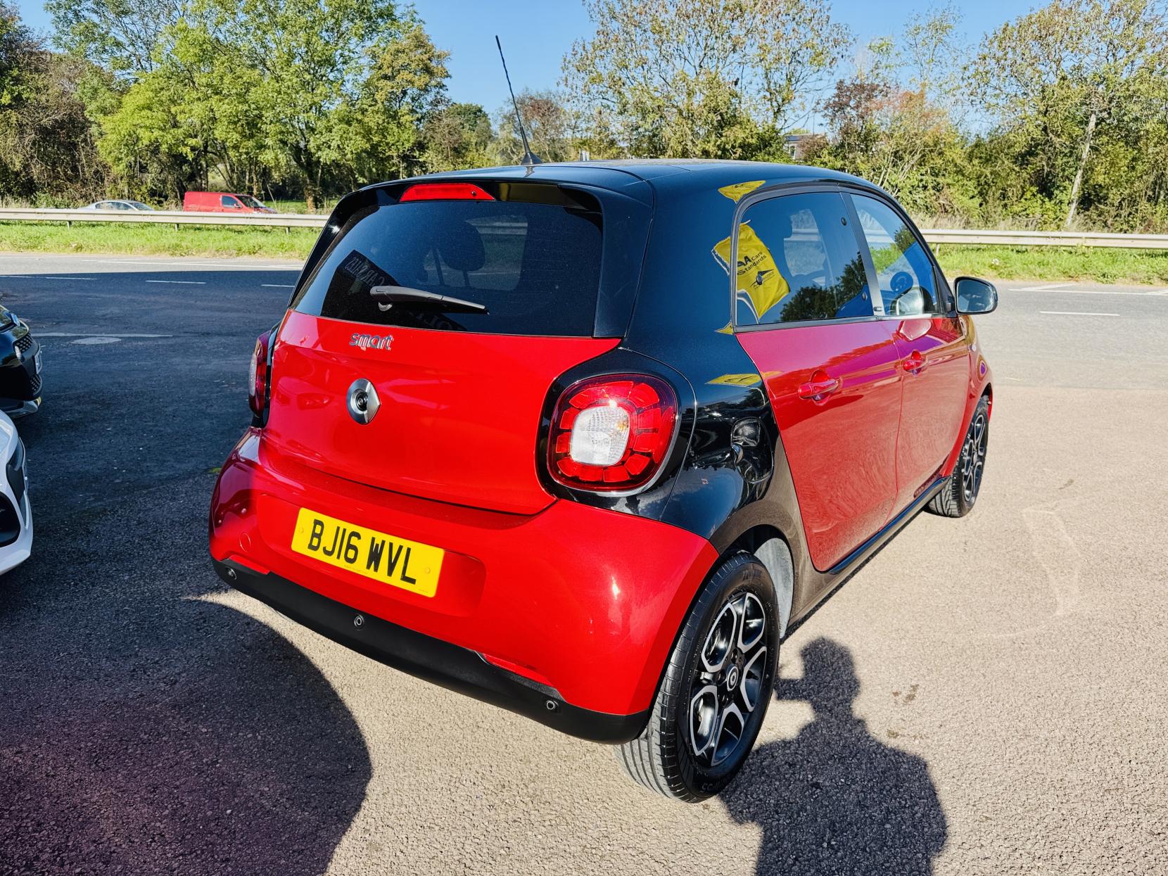 Smart forfour 0.9T Prime (Premium Plus) Hatchback 5dr Petrol Twinamic Euro 6 (s/s) (90 ps)