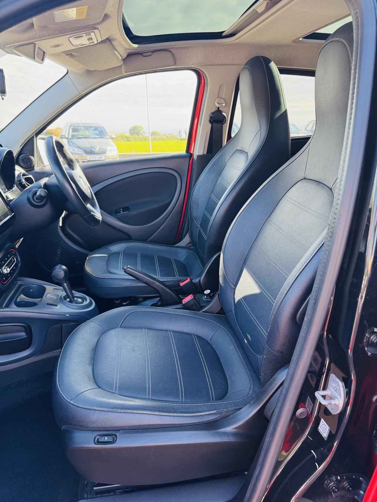 Smart forfour 0.9T Prime (Premium Plus) Hatchback 5dr Petrol Twinamic Euro 6 (s/s) (90 ps)