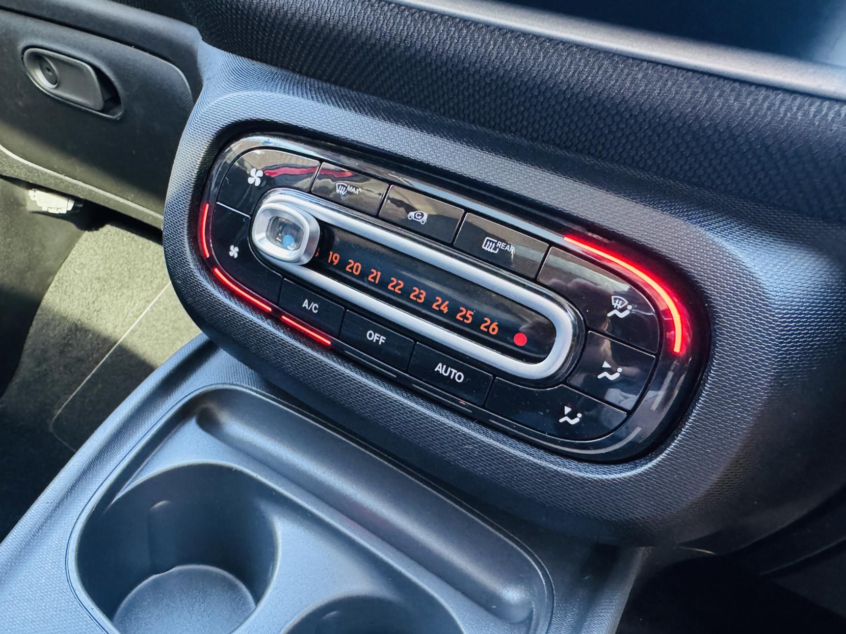 Smart forfour 0.9T Prime (Premium Plus) Hatchback 5dr Petrol Twinamic Euro 6 (s/s) (90 ps)