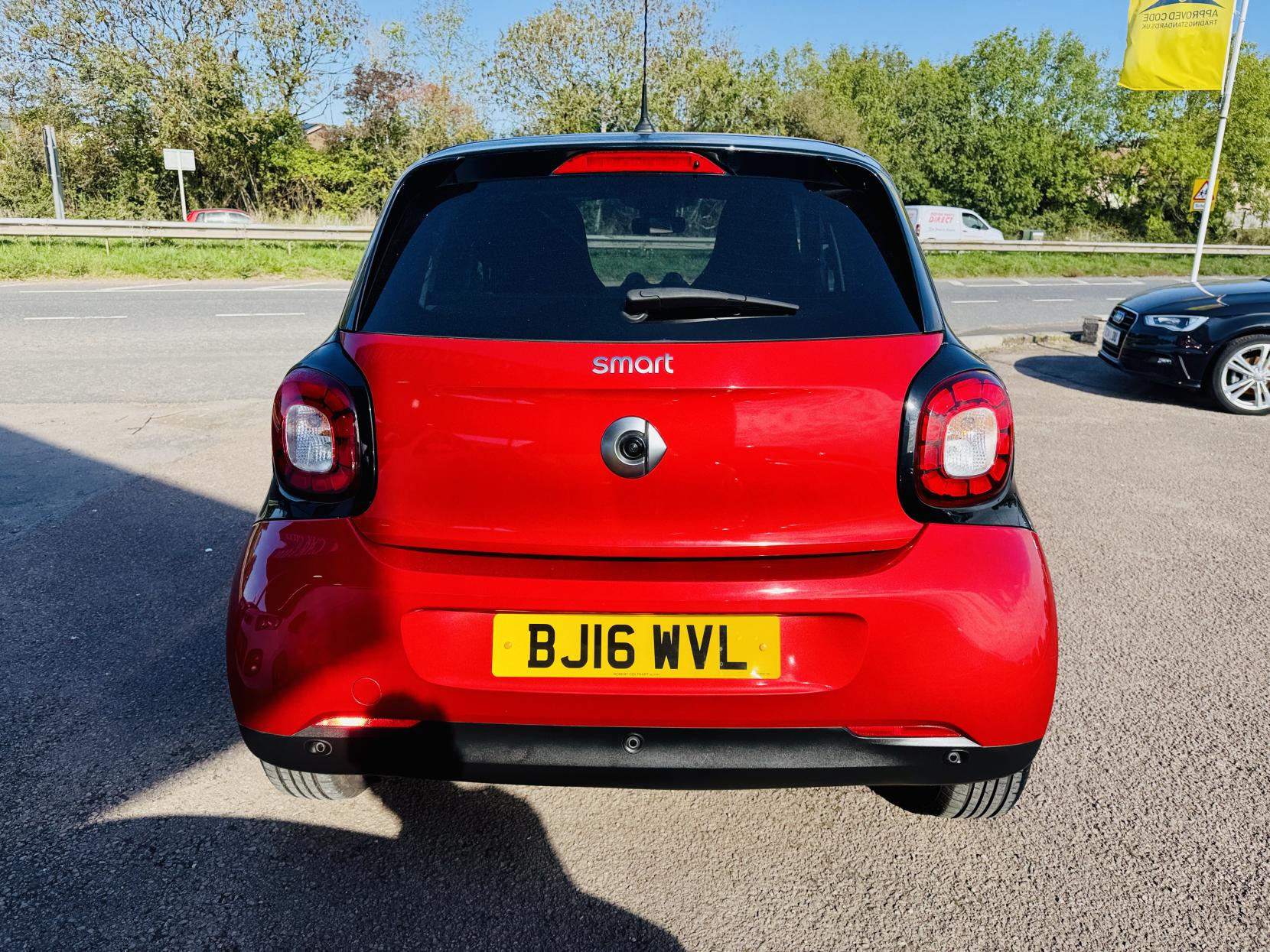 Smart forfour 0.9T Prime (Premium Plus) Hatchback 5dr Petrol Twinamic Euro 6 (s/s) (90 ps)