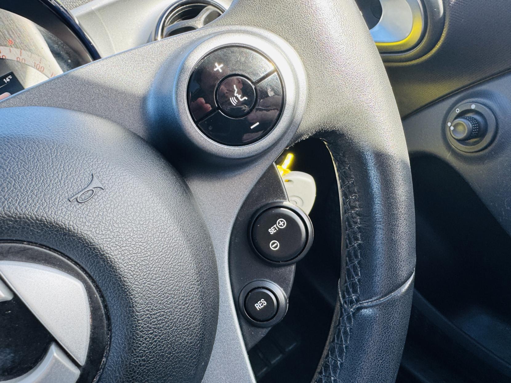 Smart forfour 0.9T Prime (Premium Plus) Hatchback 5dr Petrol Twinamic Euro 6 (s/s) (90 ps)