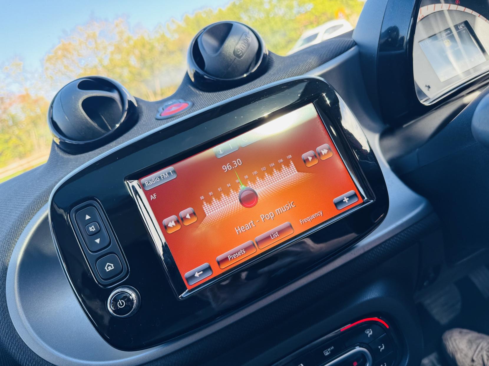 Smart forfour 0.9T Prime (Premium Plus) Hatchback 5dr Petrol Twinamic Euro 6 (s/s) (90 ps)