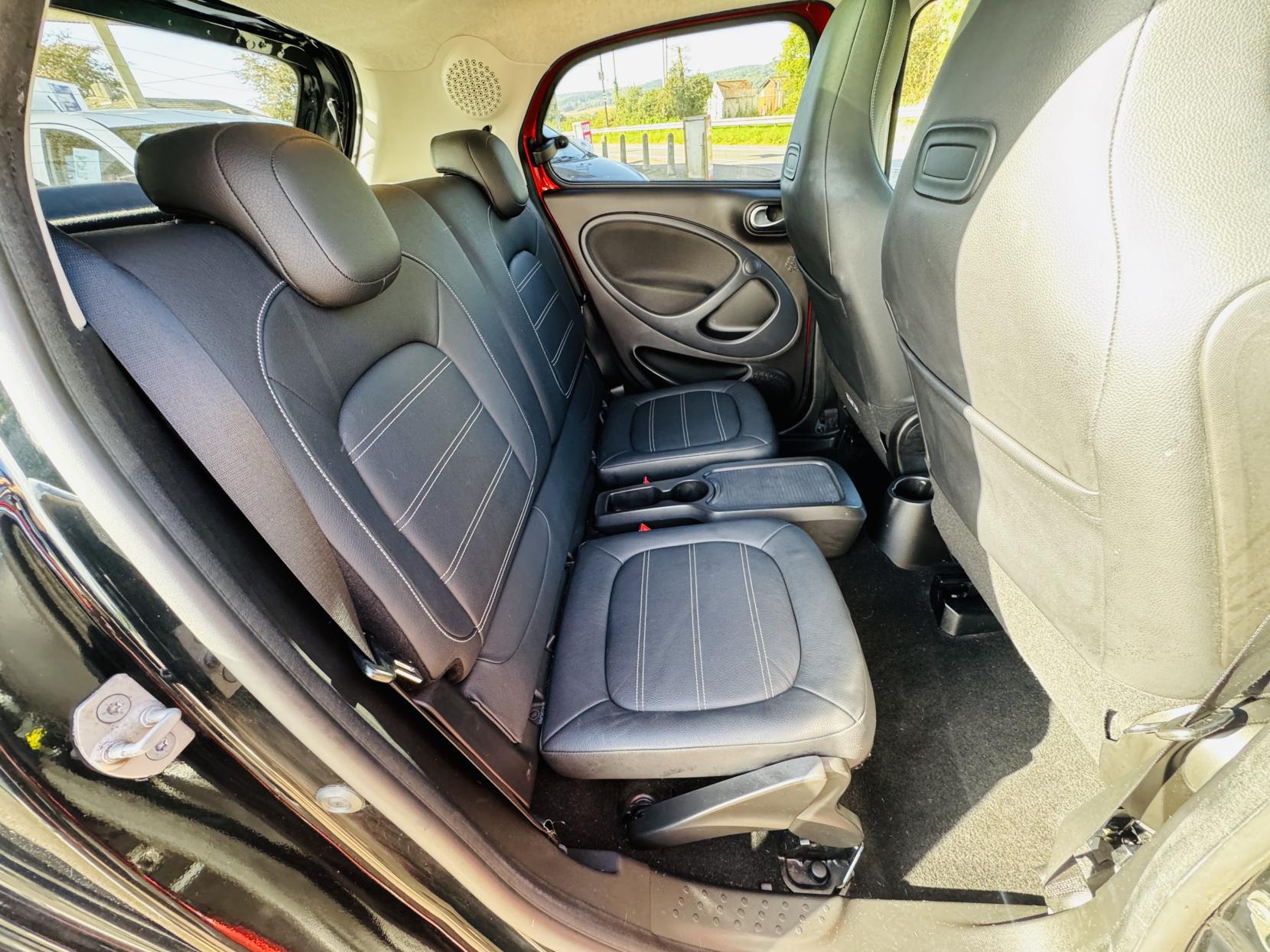 Smart forfour 0.9T Prime (Premium Plus) Hatchback 5dr Petrol Twinamic Euro 6 (s/s) (90 ps)