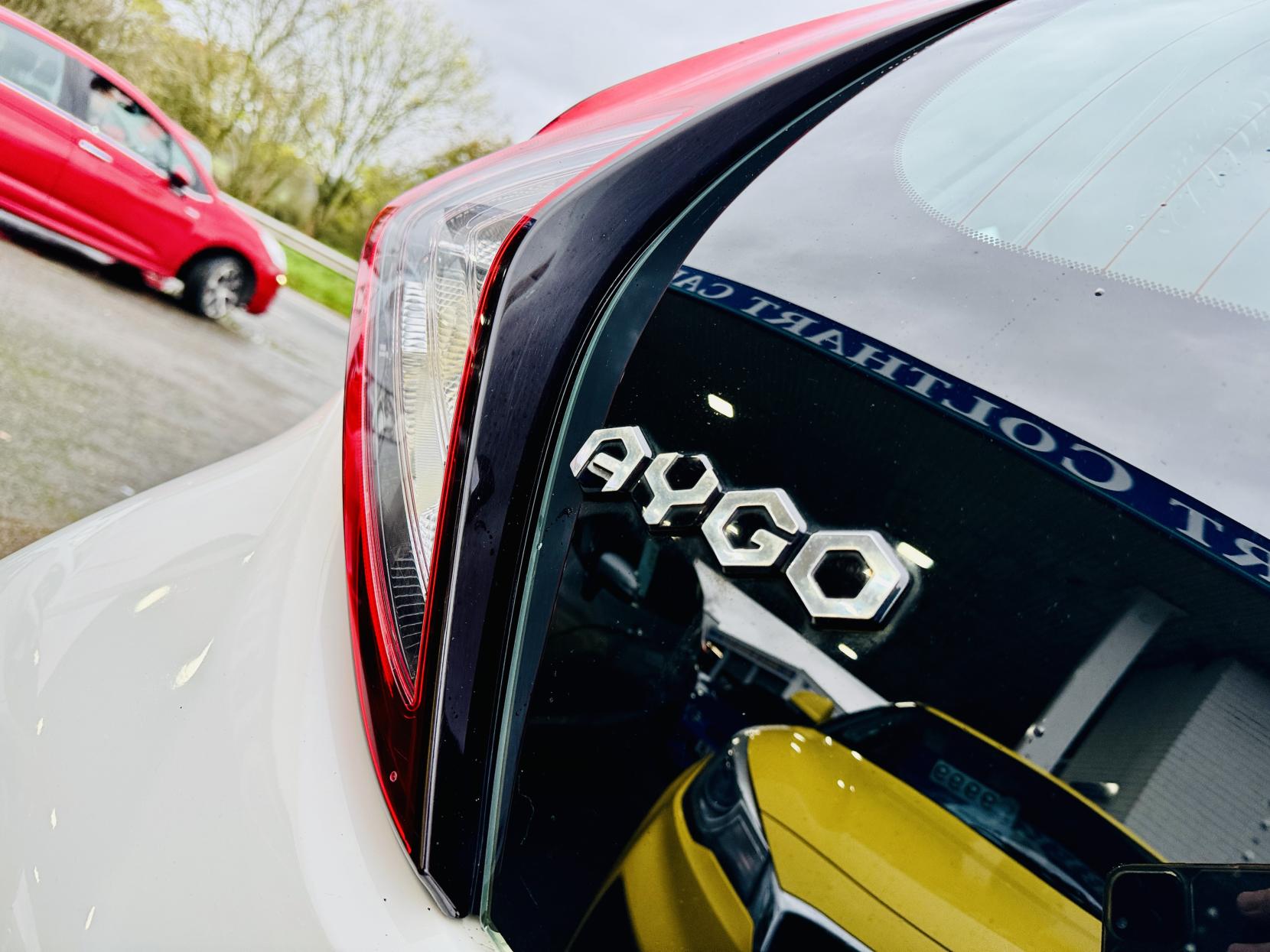 Toyota AYGO 1.0 VVT-i x-play Hatchback 5dr Petrol Manual Euro 6 (71 ps)