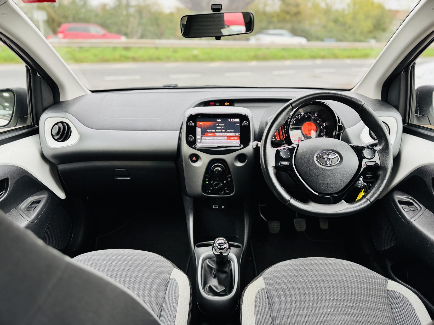 Toyota AYGO 1.0 VVT-i x-play Hatchback 5dr Petrol Manual Euro 6 (71 ps)