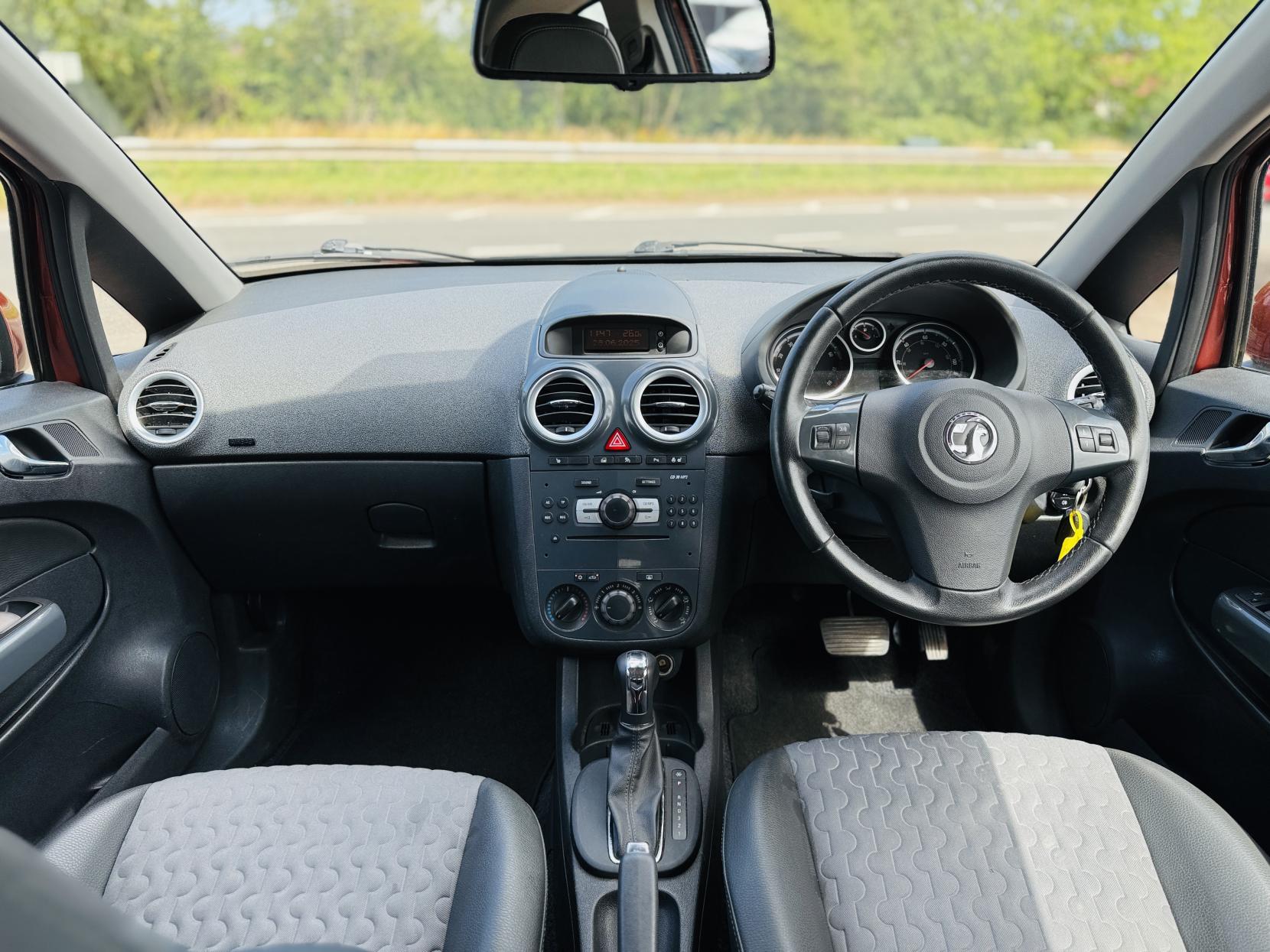 Vauxhall Corsa 1.4 16V SE Hatchback 3dr Petrol Auto Euro 5 (100 ps)