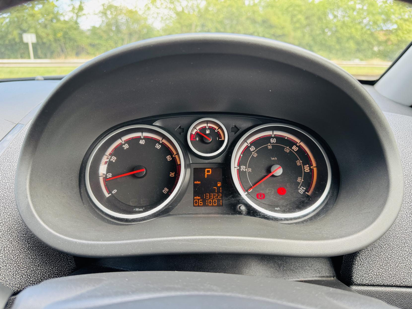 Vauxhall Corsa 1.4 16V SE Hatchback 3dr Petrol Auto Euro 5 (100 ps)