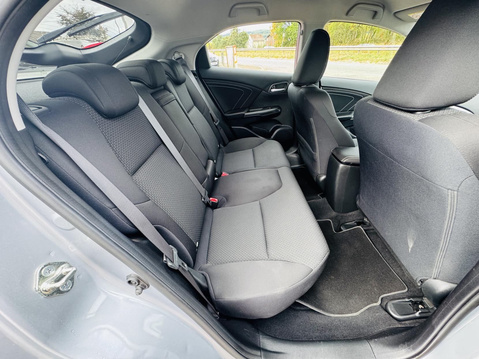 Honda Civic 1.8 i-VTEC SE Plus (Navi) Hatchback 5dr Petrol Manual Euro 6 (s/s) (142 ps)