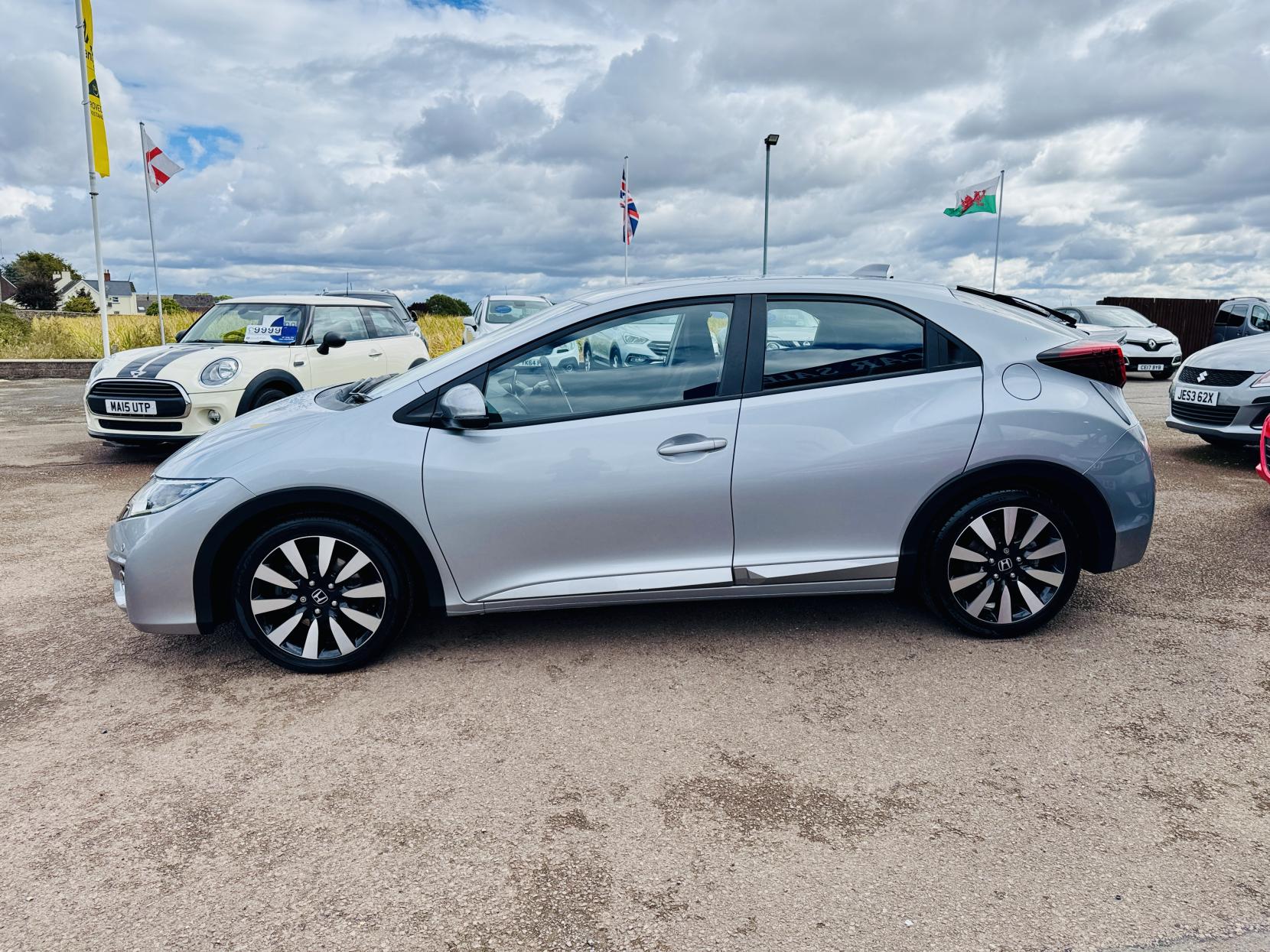Honda Civic 1.8 i-VTEC SE Plus (Navi) Hatchback 5dr Petrol Manual Euro 6 (s/s) (142 ps)