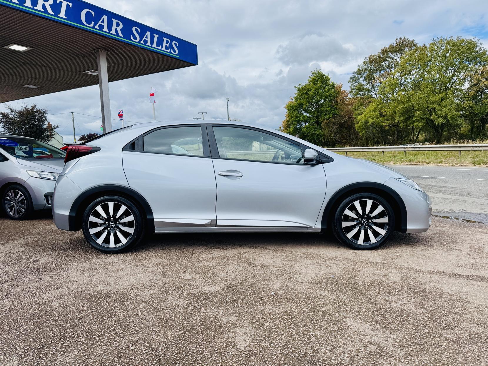 Honda Civic 1.8 i-VTEC SE Plus (Navi) Hatchback 5dr Petrol Manual Euro 6 (s/s) (142 ps)