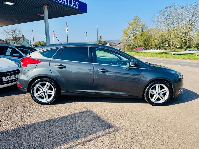 Ford Focus TITANIUM