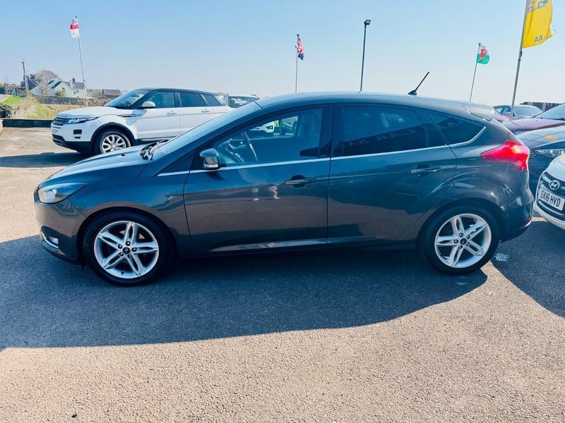Ford Focus TITANIUM