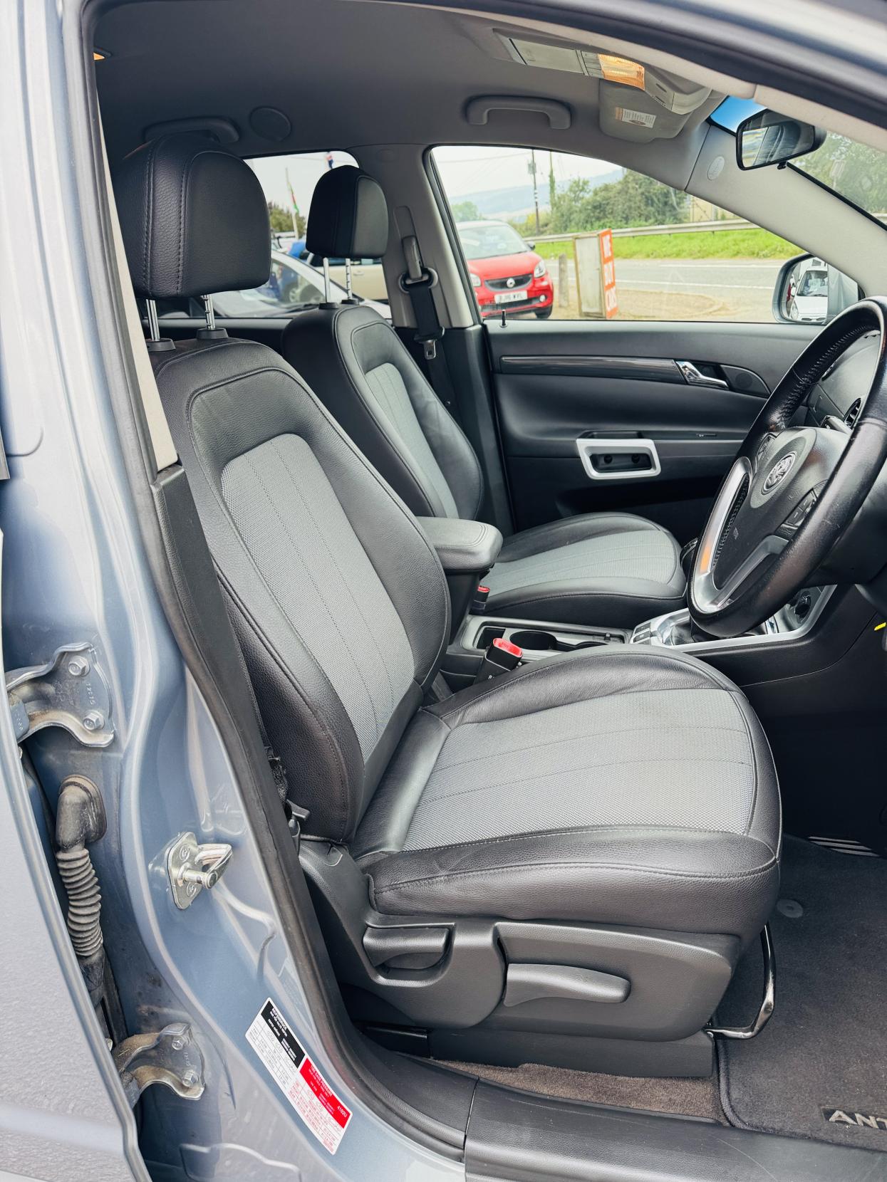 Vauxhall Antara 2.2 CDTi Exclusiv SUV 5dr Diesel Manual 4WD Euro 5 (s/s) (163 ps)