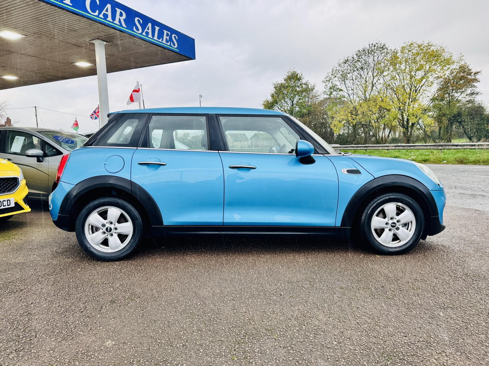 MINI Hatch 1.5 Cooper Hatchback 5dr Petrol Manual Euro 6 (s/s) (136 ps)