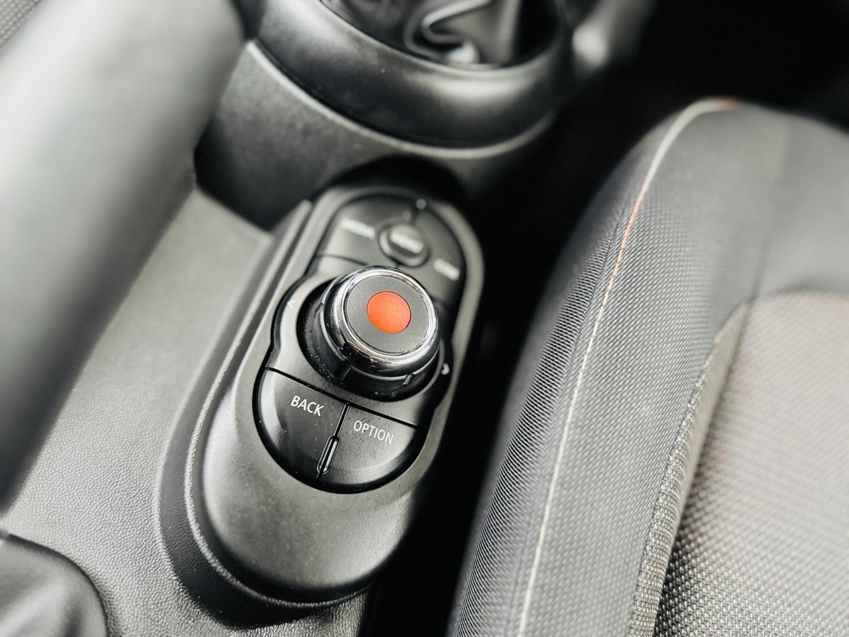 MINI Hatch 1.5 Cooper Hatchback 5dr Petrol Manual Euro 6 (s/s) (136 ps)