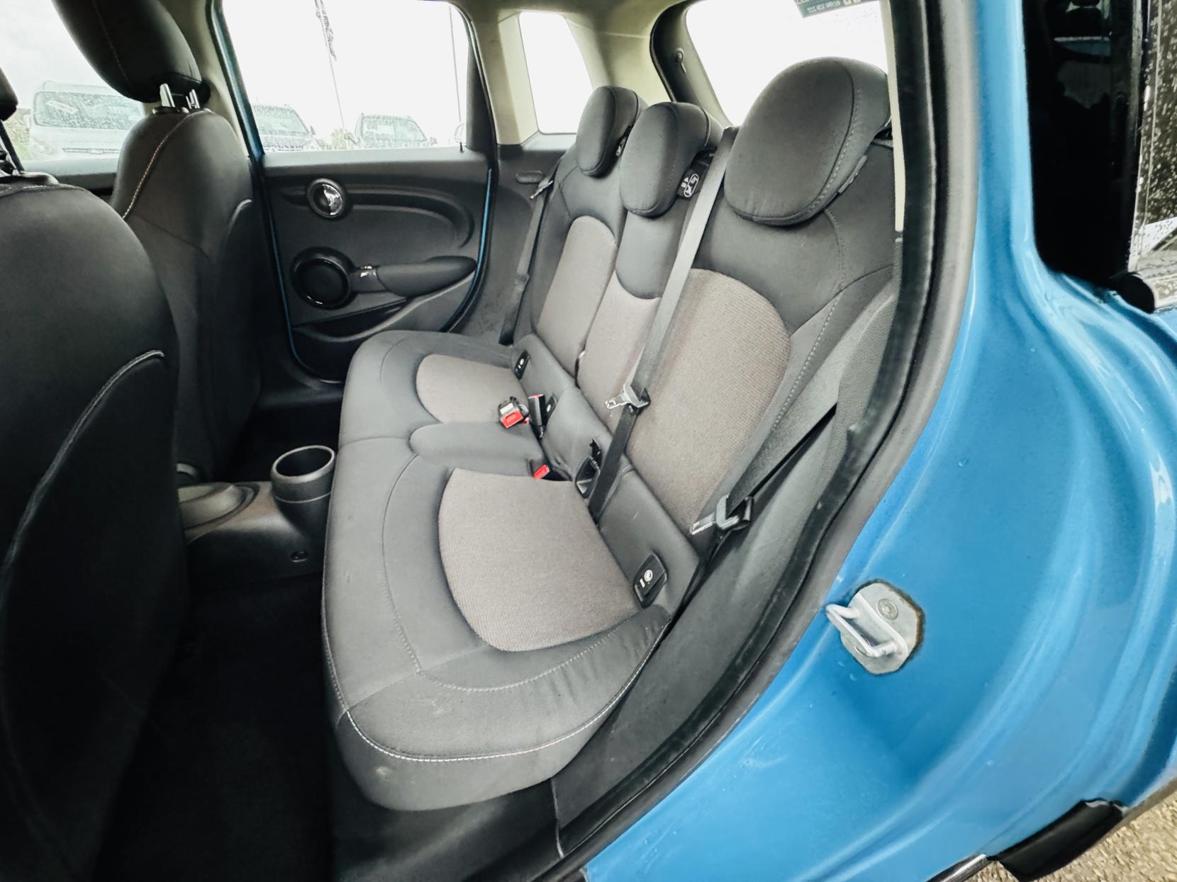 MINI Hatch 1.5 Cooper Hatchback 5dr Petrol Manual Euro 6 (s/s) (136 ps)